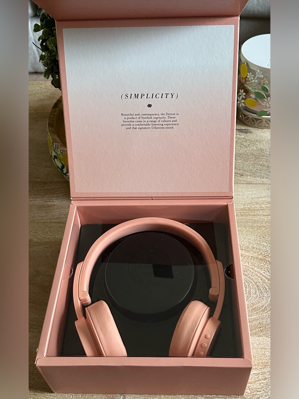 Urbanista Detroit Simplicity Wireless Headphones Over The Ear Pink Cheeky Peach